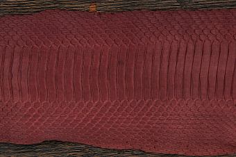 Шкурка змеи, 1350×85-120мм (бордовая матовая)