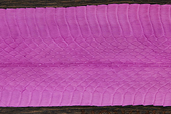 Шкурка змеи, 1150×60-75мм (сиреневая глянцевая)
