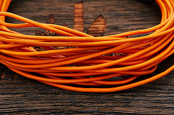 Кожаный шнурок 2мм (оранжевый), кратно 1м