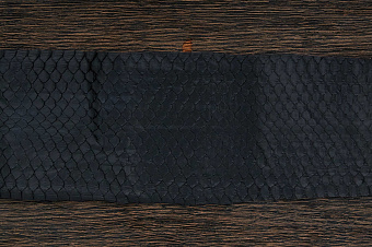Шкурка змеи, 1100×80мм (черная матовая)